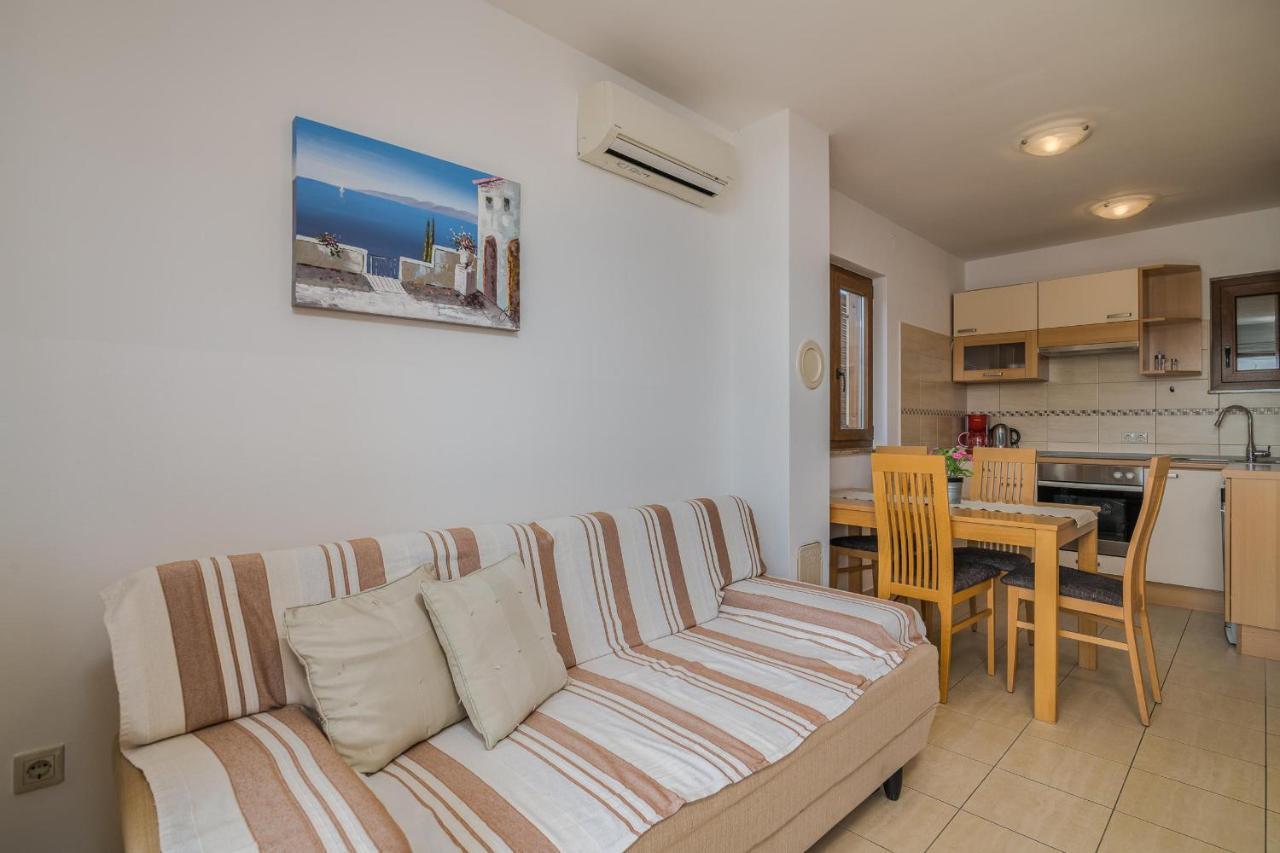 Apartments Celeste Климно Екстериор снимка