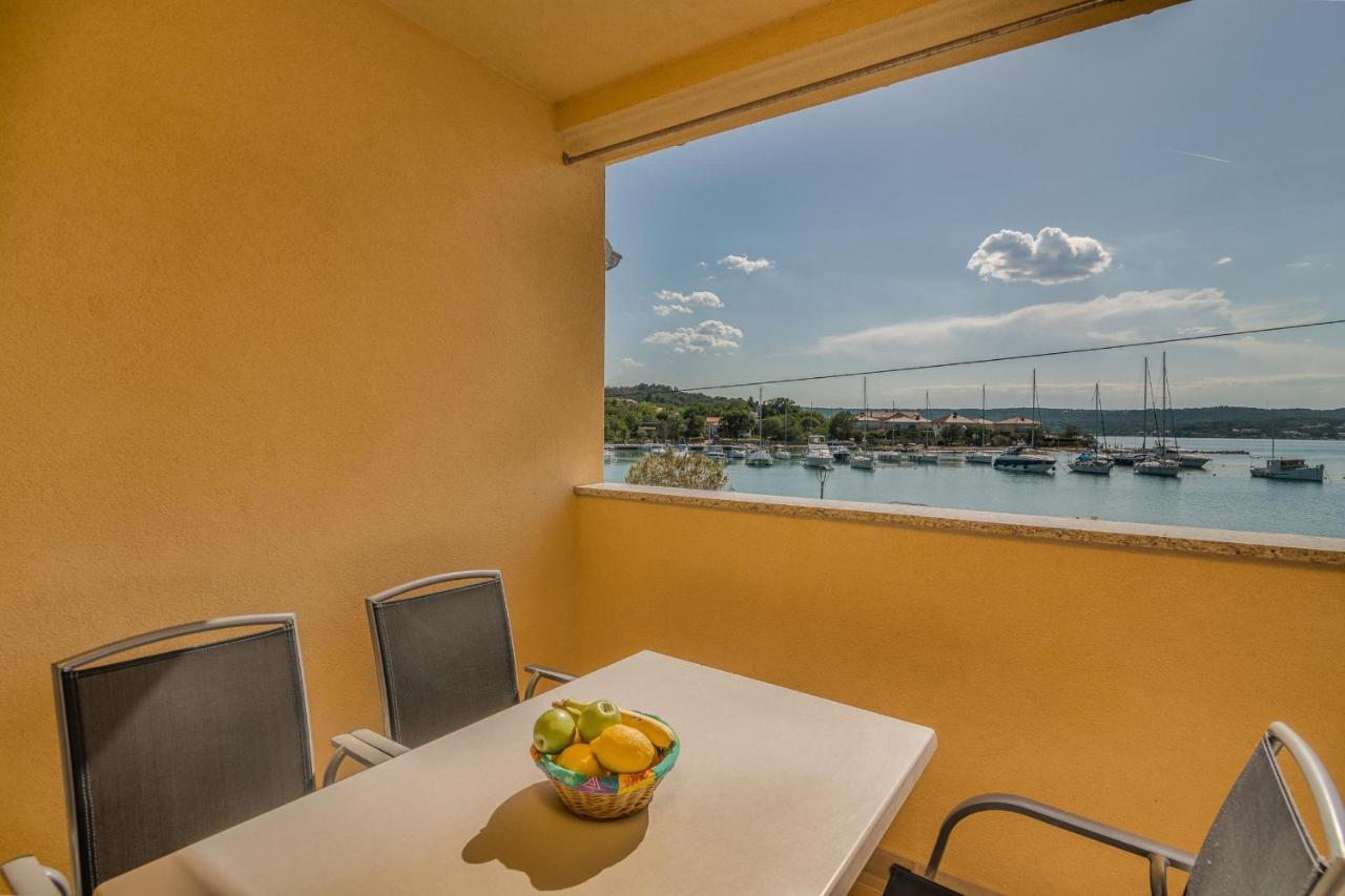 Apartments Celeste Климно Екстериор снимка