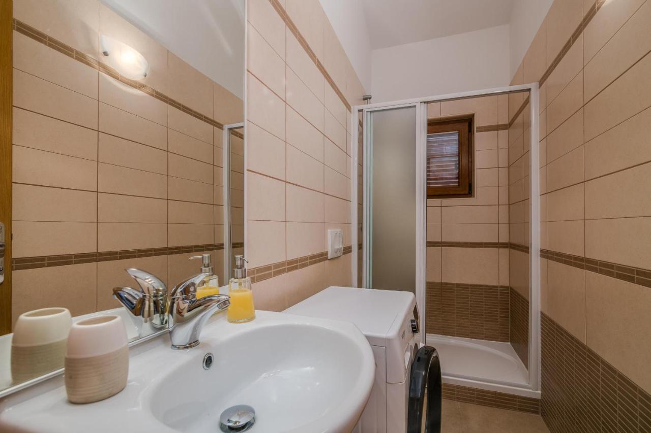 Apartments Celeste Климно Екстериор снимка