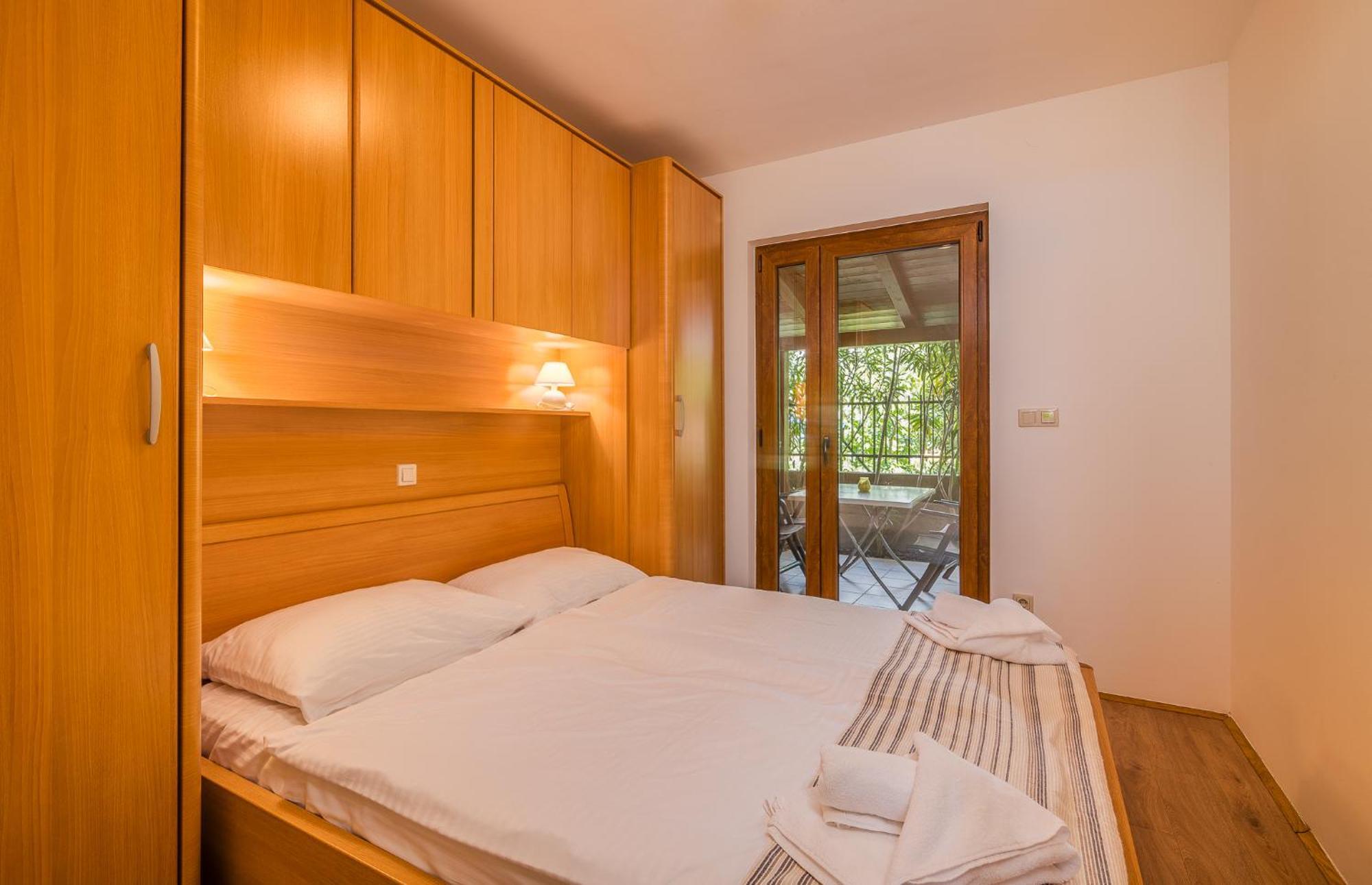 Apartments Celeste Климно Екстериор снимка