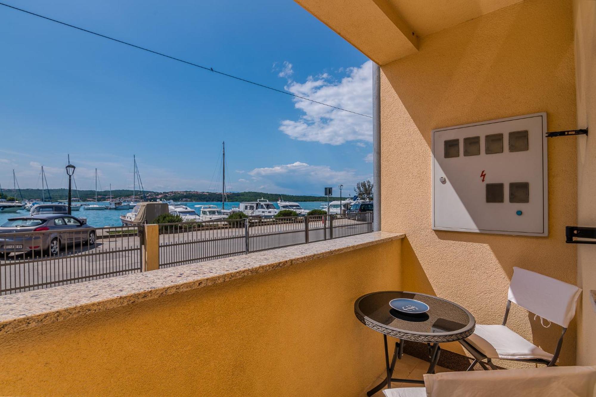 Apartments Celeste Климно Екстериор снимка