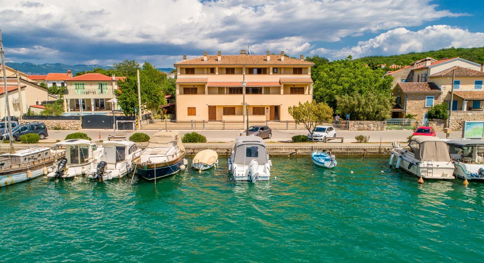 Apartments Celeste Климно Екстериор снимка